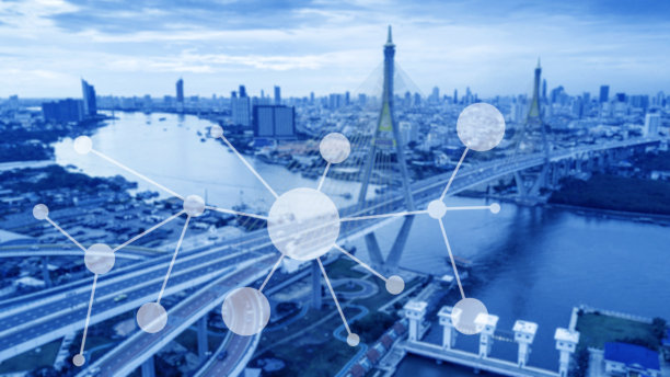 具有无线网络和社会连接概念的现代城市。图片下载