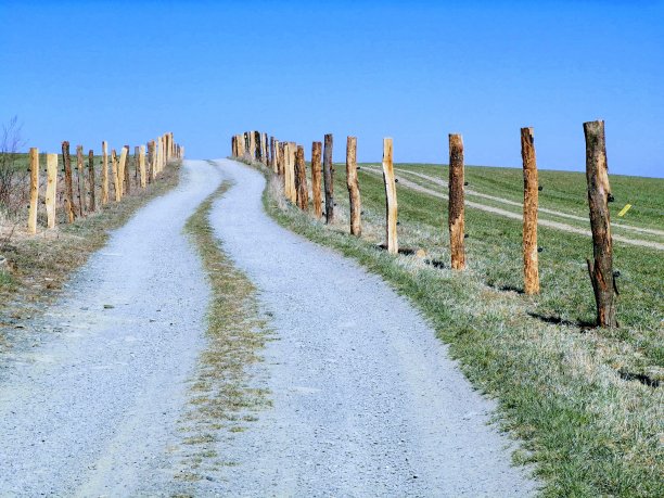 土路和畜栏图片下载