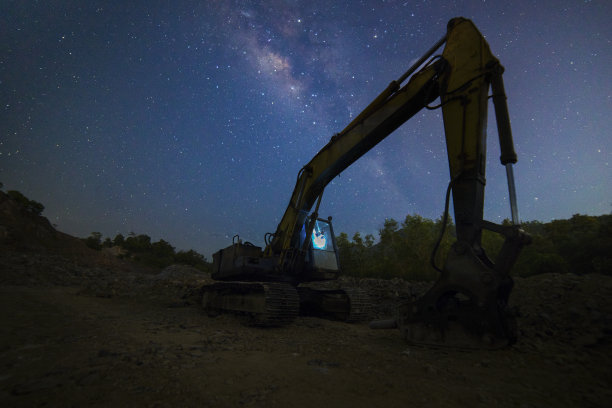 老挖掘者和银河图片下载