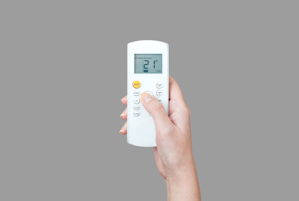 按压空调的过程图片下载