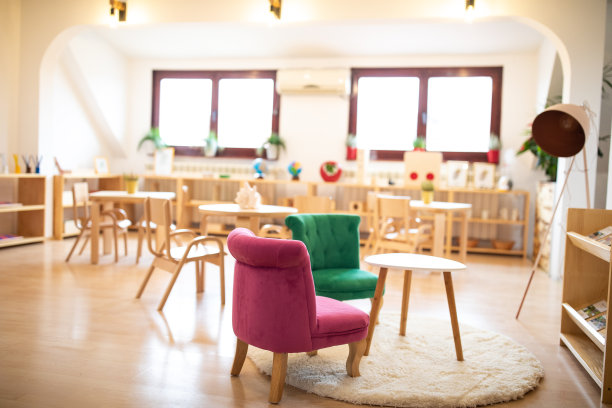 光明幼儿园教室图片下载