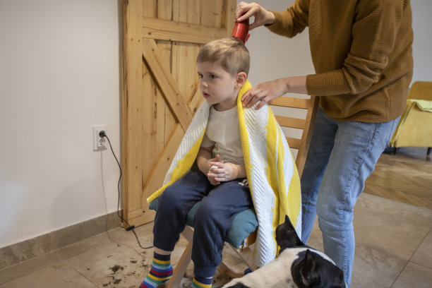 妈妈是我的理发师图片下载