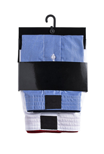 两套四角短裤孤立在白色背景上(图片下载