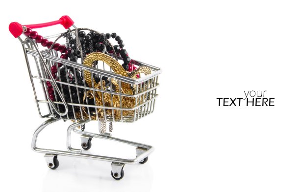 有复印空间的手推车里的珠宝图片下载