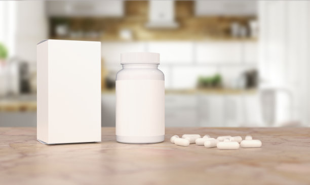 空白塑料包装瓶与盒子在厨房背景。图片下载