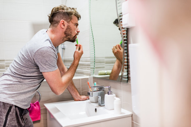 早上例行图片下载