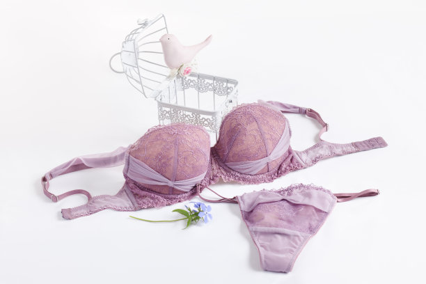 春天内衣集图片下载