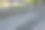 大楼入口处的镀铬玻璃栏杆很脏。图片下载