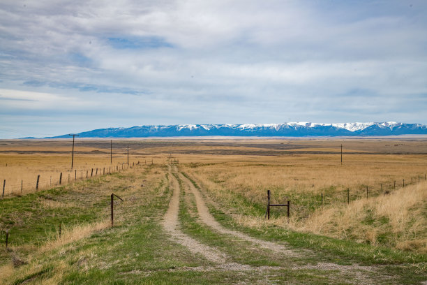 美国西部废弃的旧建筑图片下载