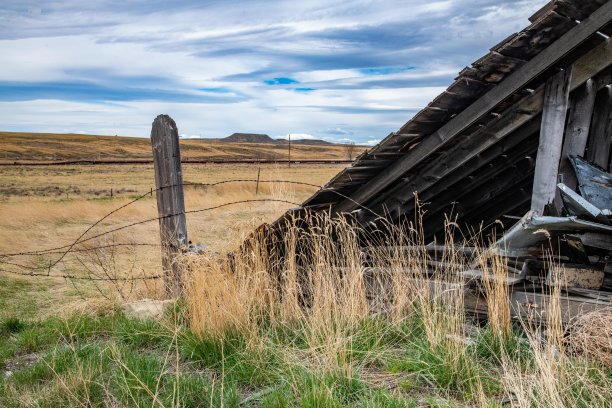 美国西部废弃的旧建筑图片下载