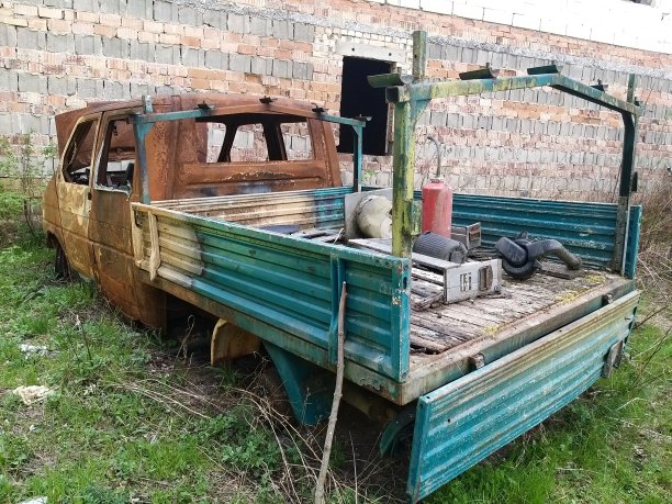 生锈的车图片下载