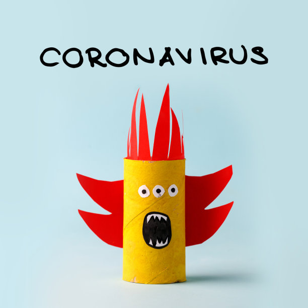 万圣节怪物冠状病毒上蓝色为万圣节概念背景。纸工艺品,DIY。手工创意流行创意从马桶管，循环概念，复制空间图片下载