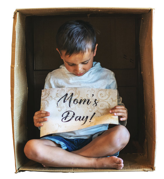 男孩抱着母亲节签名儿童限制系列涉及纸箱有关的避难所在疾病危机图片下载