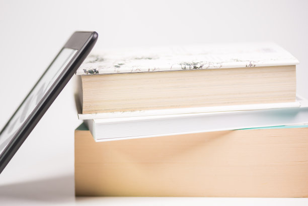 在线阅读书籍。一个读书的人。在线图书馆图片下载