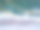 海浪拍打海滩的无人机图片。图片下载