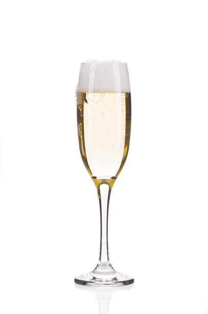 一杯起泡香槟。图片下载