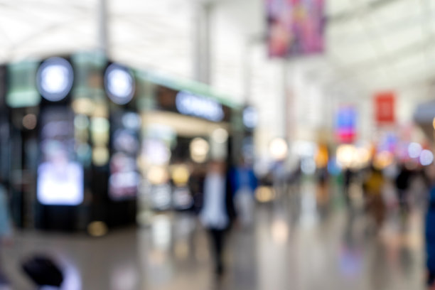 模糊机场人们使用飞机和步行图片下载