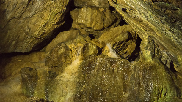 美丽的Ialomitei洞穴，布吉山脉，罗马尼亚，布吉国家公园图片下载