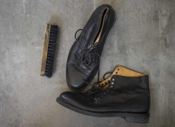 黑色皮鞋俯视图照片图片下载