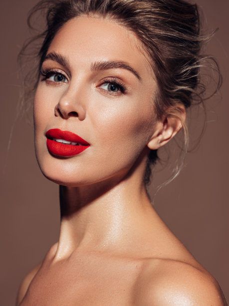 发型时髦的漂亮女人图片下载