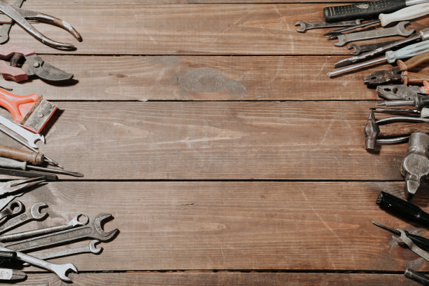 修理刀具、锤子、钥匙、钳子的工具图片下载