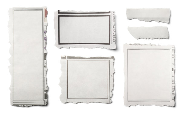 正面视图的各种撕破的报纸在白色的背景图片下载