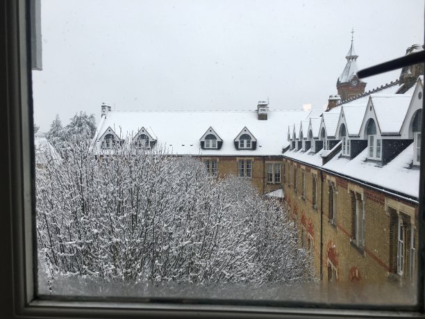 下雪天图片下载