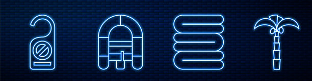 设置线毛巾堆叠，请勿打扰，漂流船，热带棕榈树和日光浴床和伞。砖墙上发光的霓虹灯图标。向量图片下载