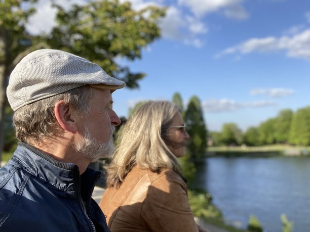 放松两图片下载