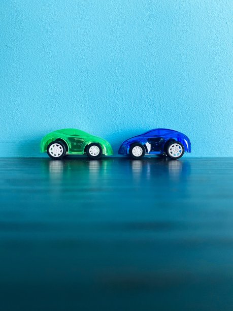 通用的绿色和蓝色汽车图片下载