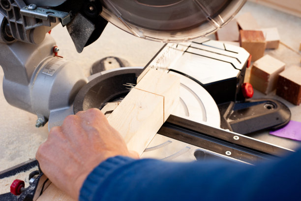 专业木工工具。锯条。图片下载