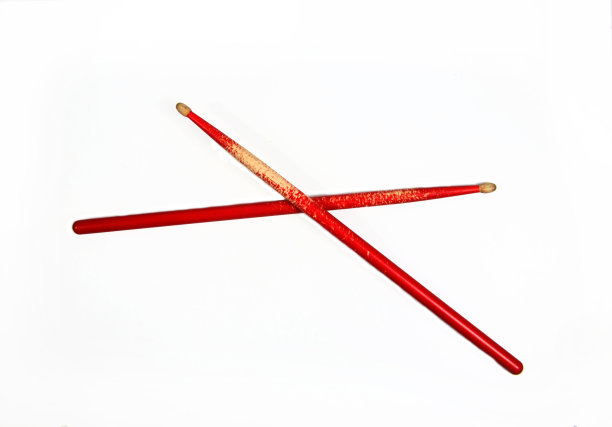 红色的鸡腿孤立在白色的背景上图片下载