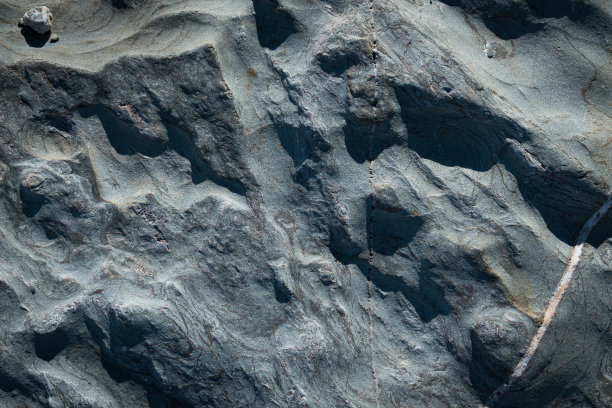 特写头顶细节纹理蓝色绿色岩石图片下载