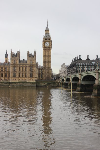 白天大本钟的影子反射图片下载