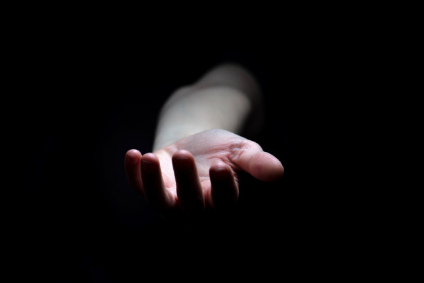 从阴影走向光明图片下载