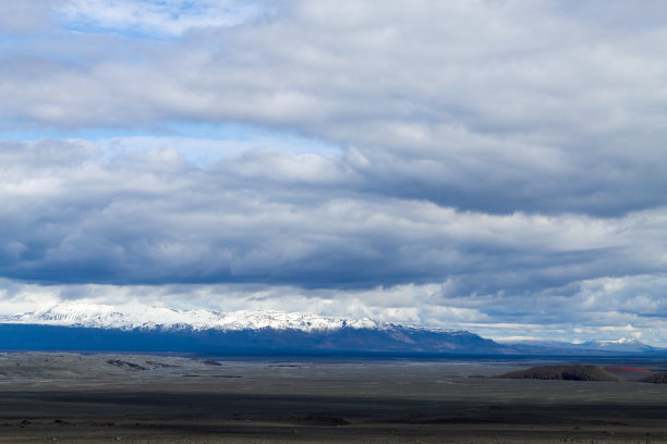 冰岛Kverfjoll地区的荒凉景观全景图图片下载