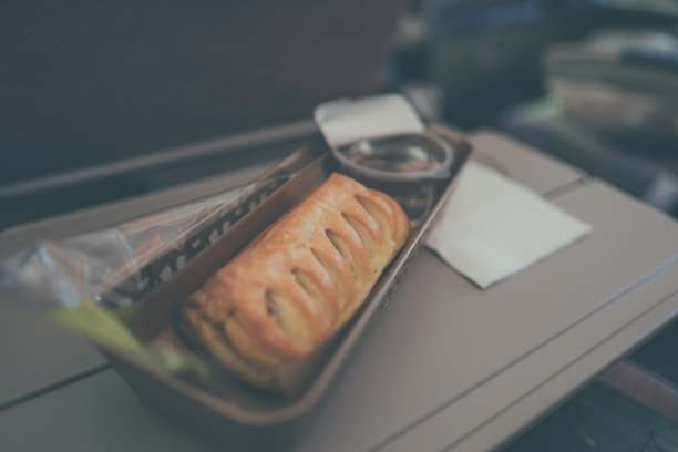 阿联酋航班上的简餐图片下载