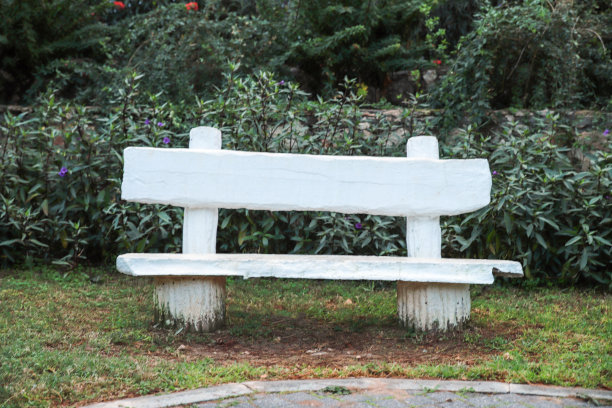 公园里的长椅。图片下载