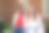 12岁的男孩和女孩以男朋友和女朋友的身份经历初恋。图片下载