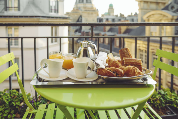 早餐在巴黎图片下载