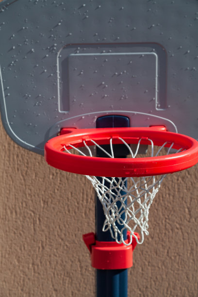 塑料儿童篮球比赛准备回家图片下载