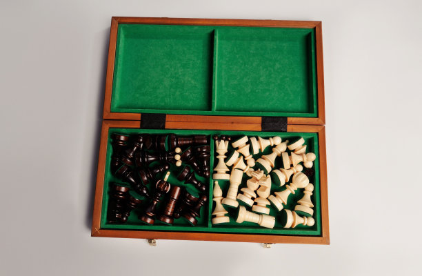 木质棋子图片下载