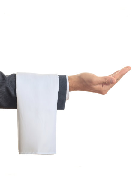 侍者在白色的背景上展示他空空的手图片下载