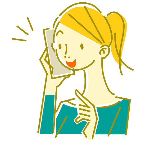 自然可爱的女人拿着手机图片下载