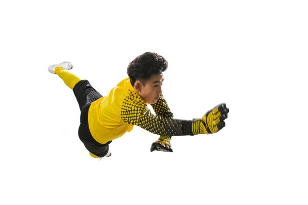 球场上扑球的守门员图片下载