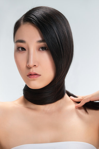 一个青年女人美发肖像图片下载