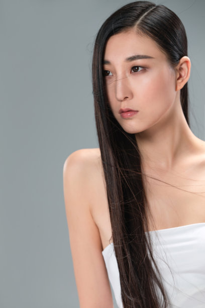 一个青年女人美发肖像图片下载