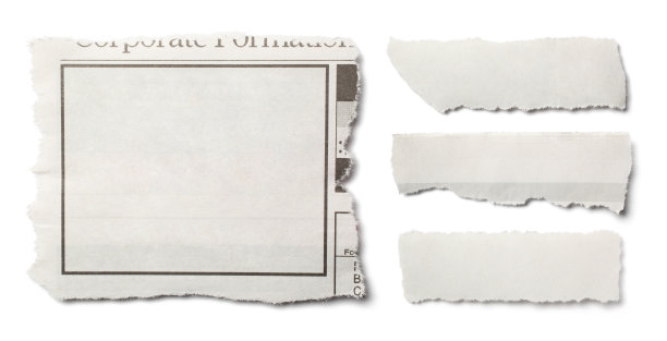 正面视图的各种撕破的报纸在白色的背景图片下载