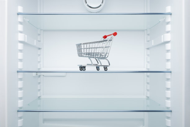 空冰箱里的购物车图片下载
