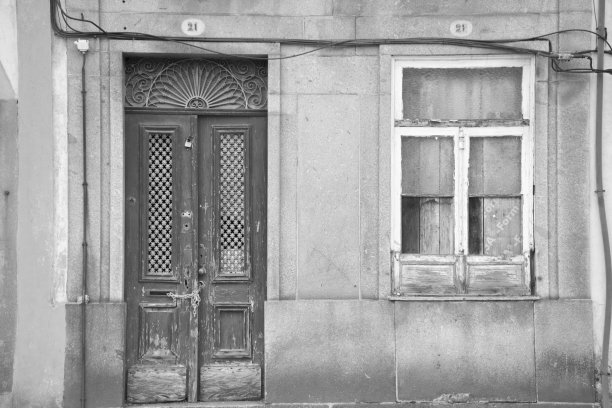 风化门窗黑白相间图片下载